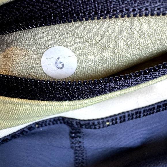 Lululemon Leggings Womens 6 Chase Me Crop II Black Yellow Capri Mesh Pockets - Picture 8 of 10